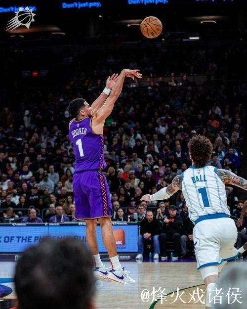 布克砍下30分太阳击败黄蜂重返西部前十 爵士险胜篮网